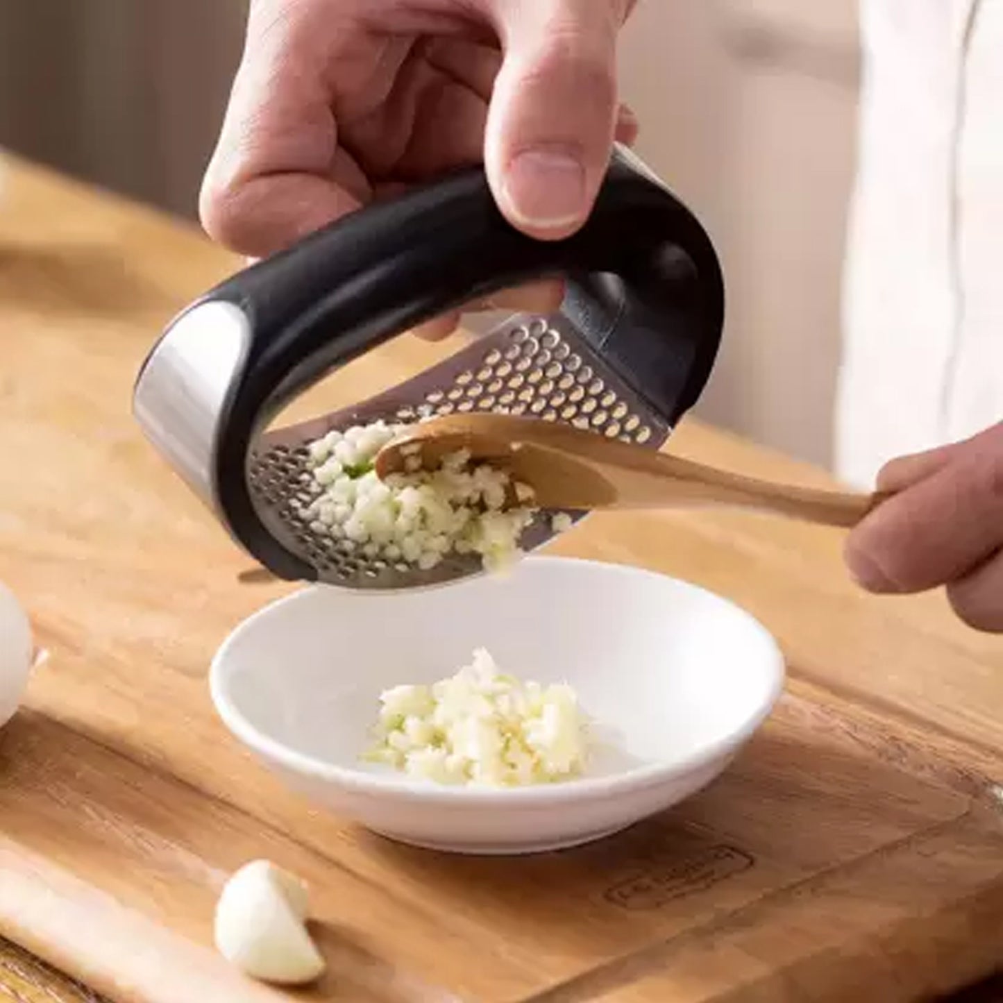Garlic Press  Stainless Steel Garlic Presser  Garlic Press Crusher For Kitchen